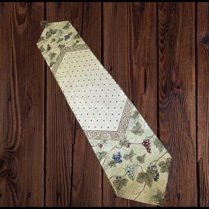 Winery Fruit Print Green Table Runner Heavy Woven Tassel 72” x 12.5” Granny Core